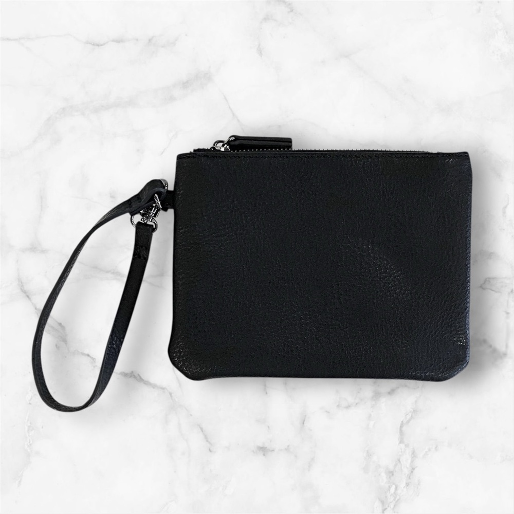 NWOT Steve Madden black wristlet